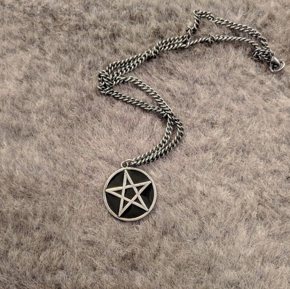 Vintage Jewelry - Pentagram Necklace ☪️